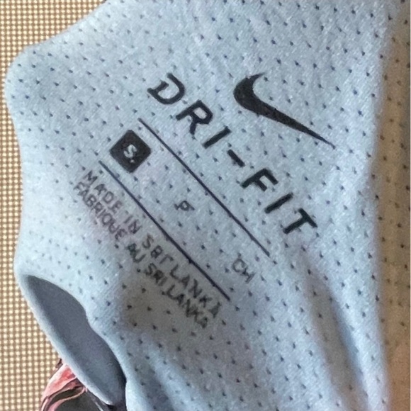 Nike Pro Work Out Tank top. Size Small - Picture 6 of 6